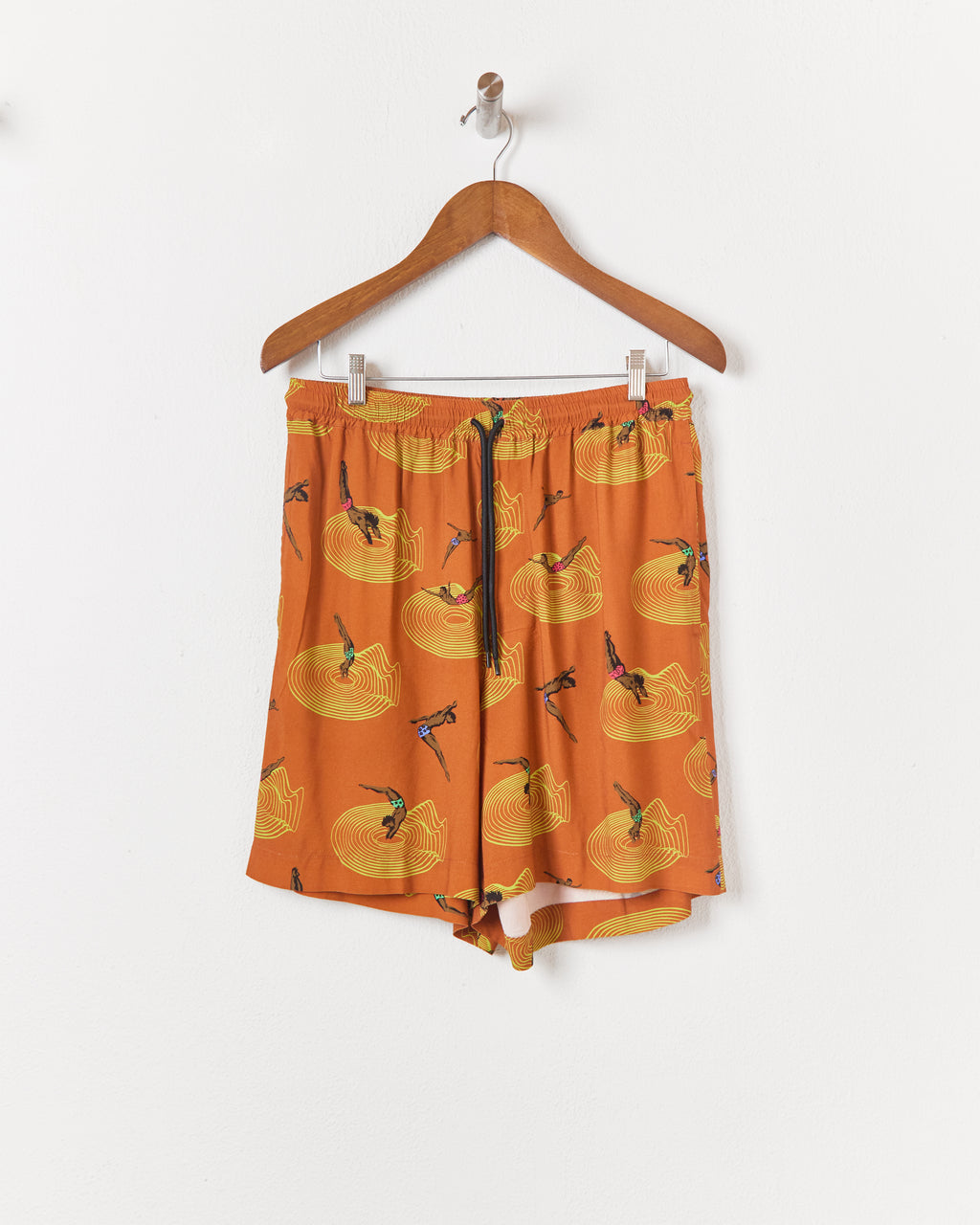 DIVE IN SHORT IN ORANGE